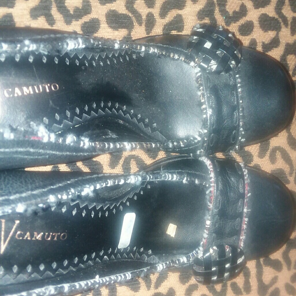 shoes - Picture 2 of 3
